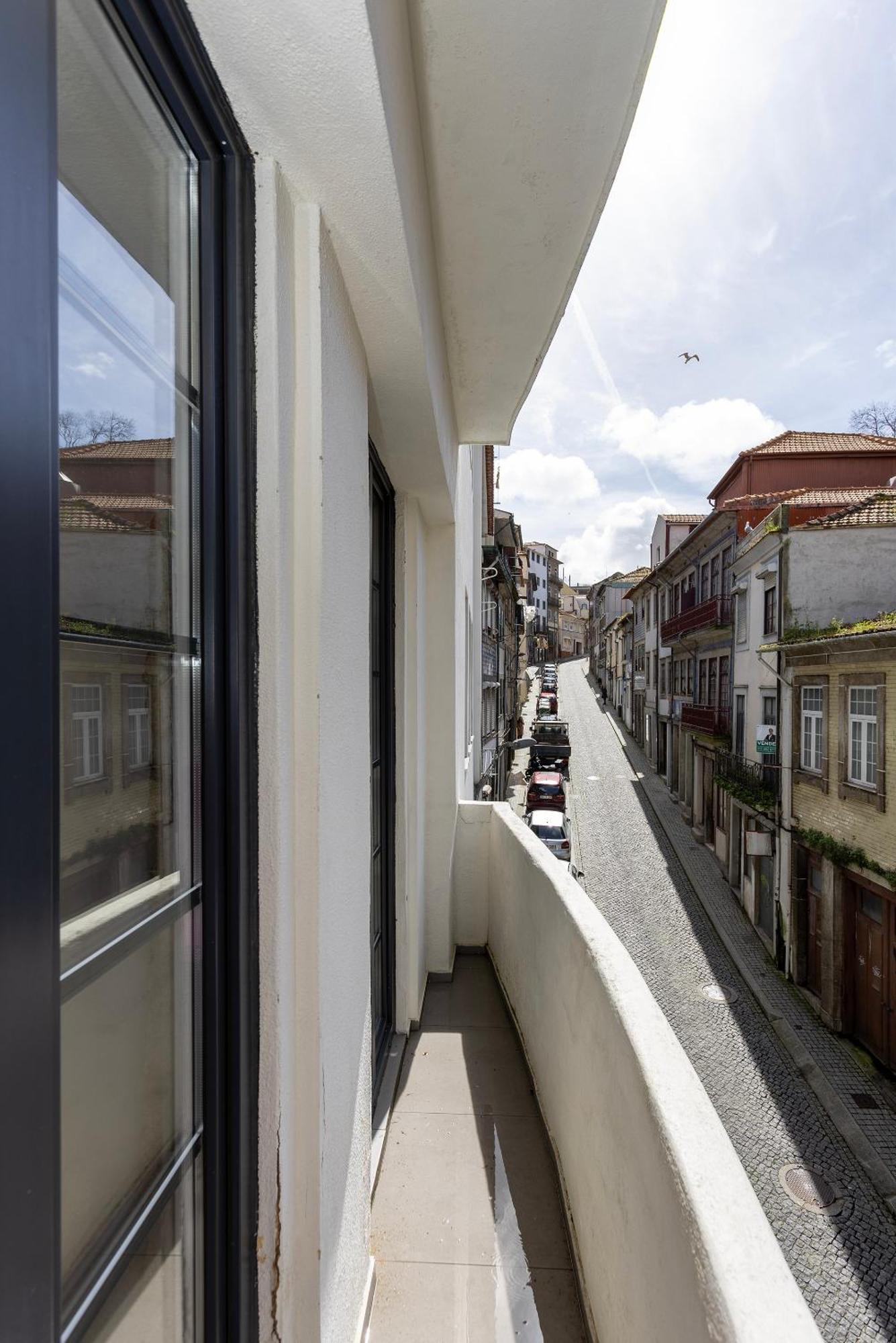 Liiiving In Gaia - Casa Da Vinha Apartments Вила-Нова-ди-Гая Экстерьер фото